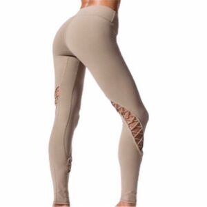 NWOT 🤎 ALO Yoga Taupe Entwine Leggings 28” length size M